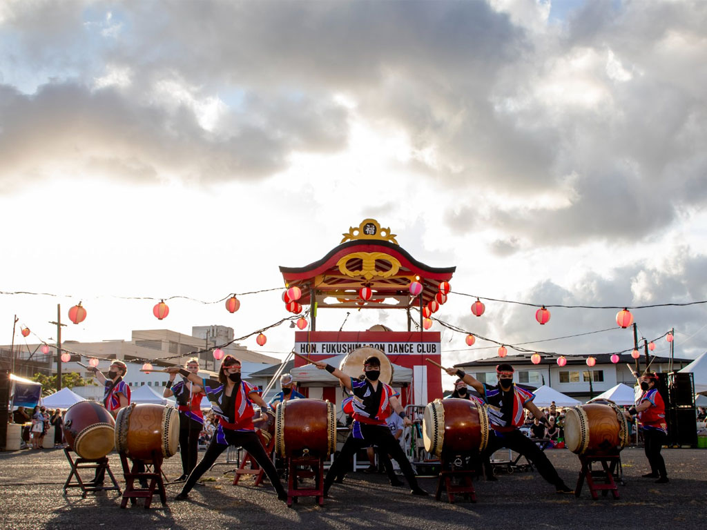 taiko drumming performance at Mōʻiliʻili Summer Fest